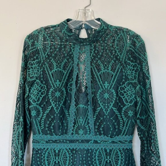Elegant Green Lace Dress - Picture 4 of 8